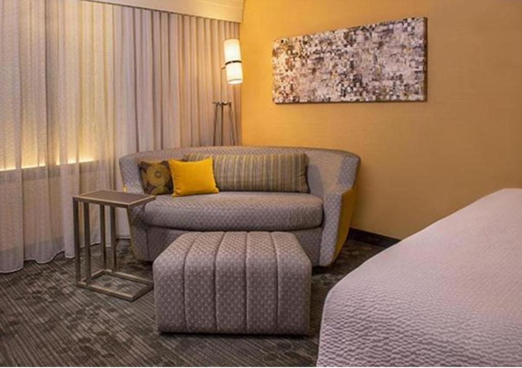 Hotel Courtyard Salt 3*
