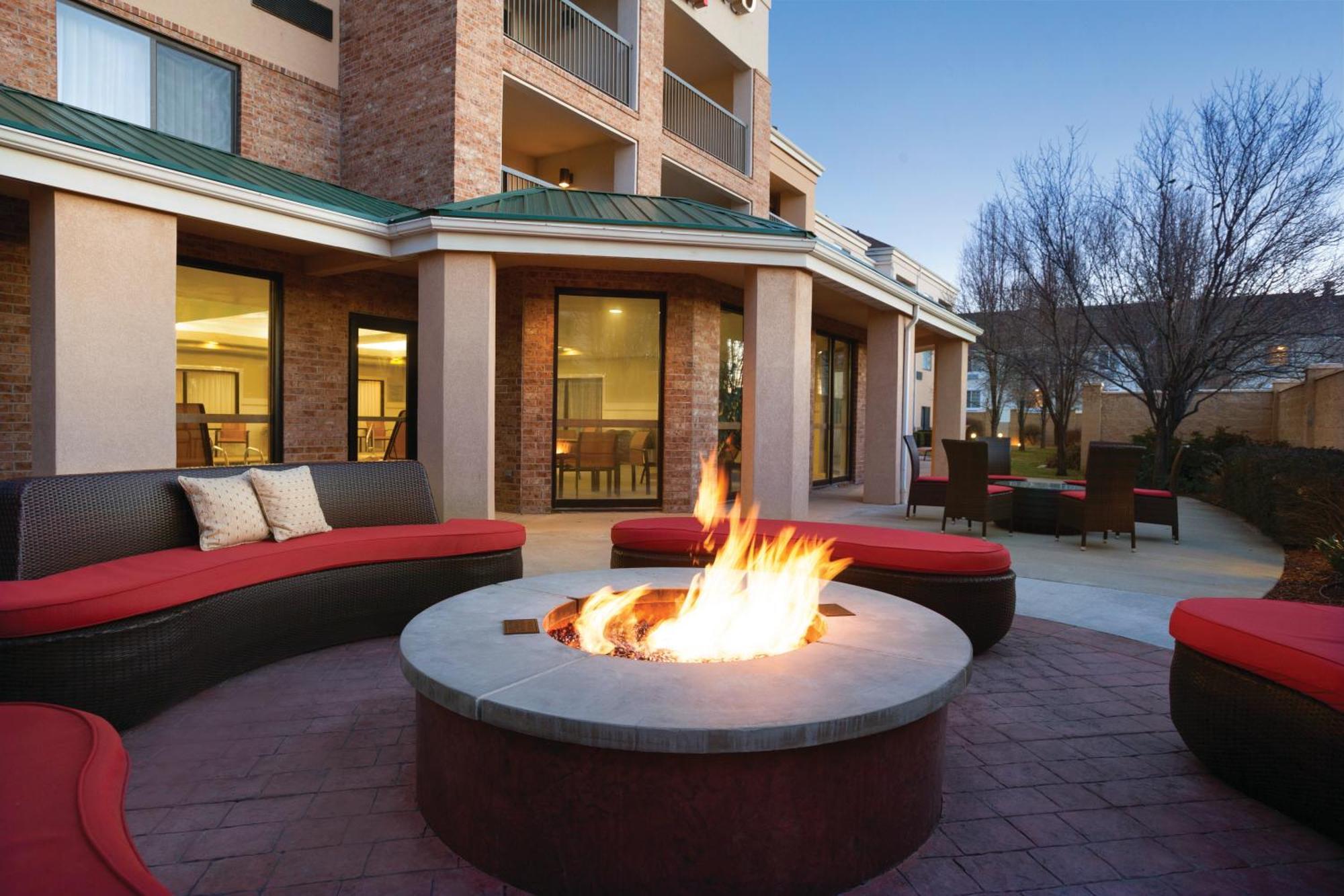 Hotel Courtyard Salt Layton