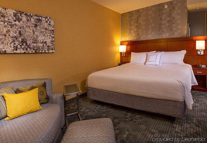 Hotel Courtyard Salt 3*